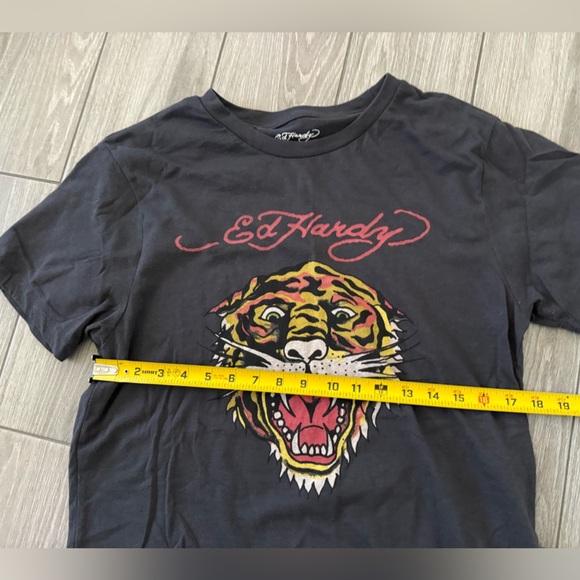 Ed Hardy|Charcoal gray Graphic T-Shirt with tiger design size medium•••Edgy - Picture 7 of 8